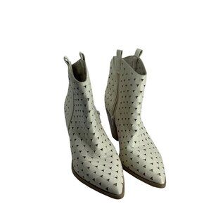 Corina Embossed Perforated Western Style Ankle Boots Women Sz EU39 US 8.5 Heeled